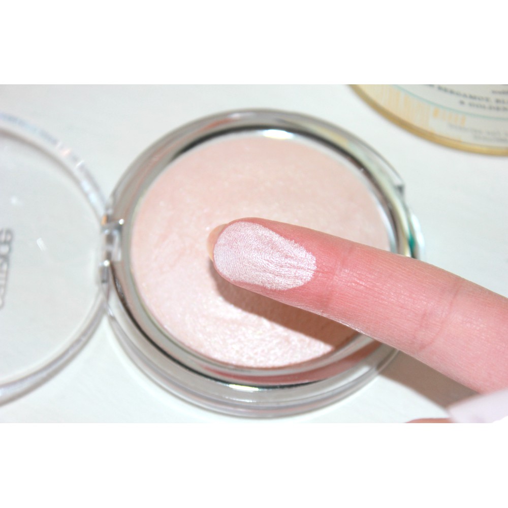 Phấn bắt sáng Catrice High Glow Mineral Highlighting Powder