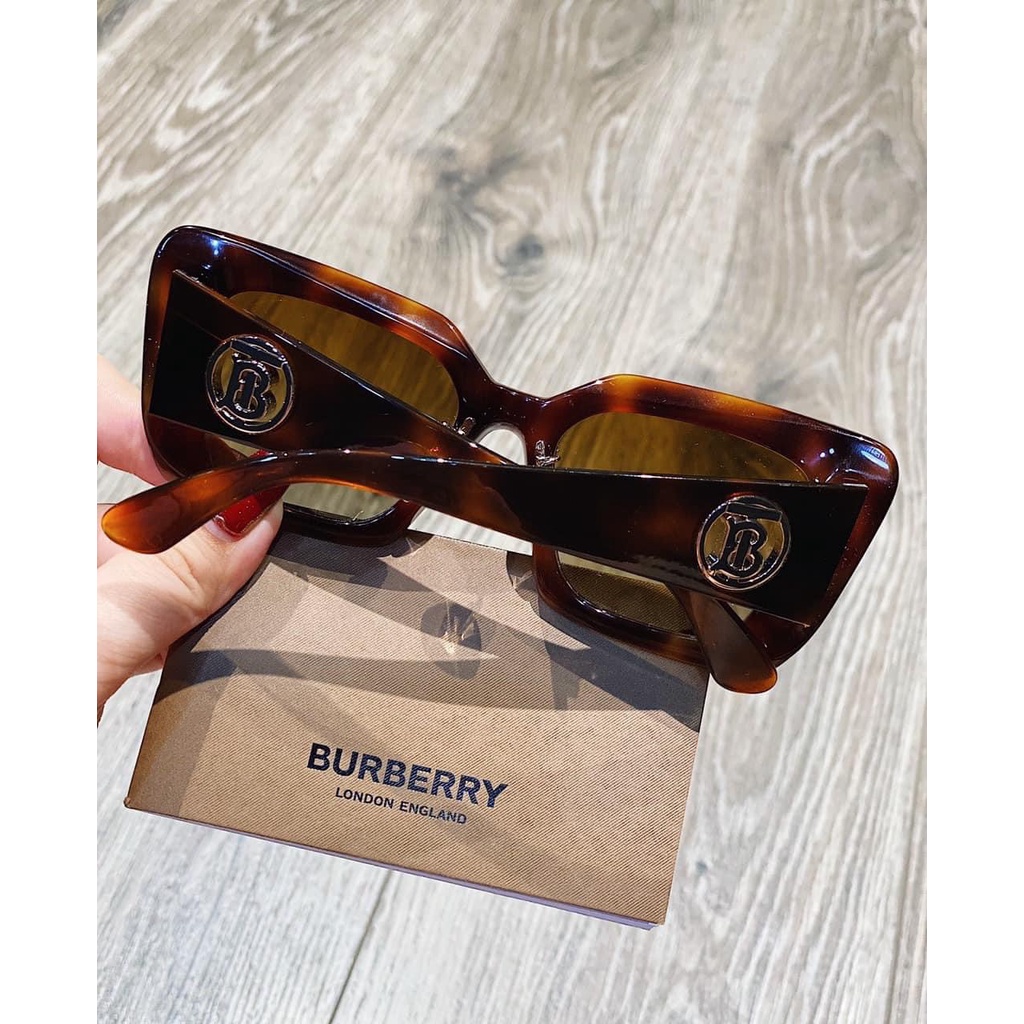 Kính mát Burberry viền havana, mắt nâu BE4344F 3316T3 Daisy