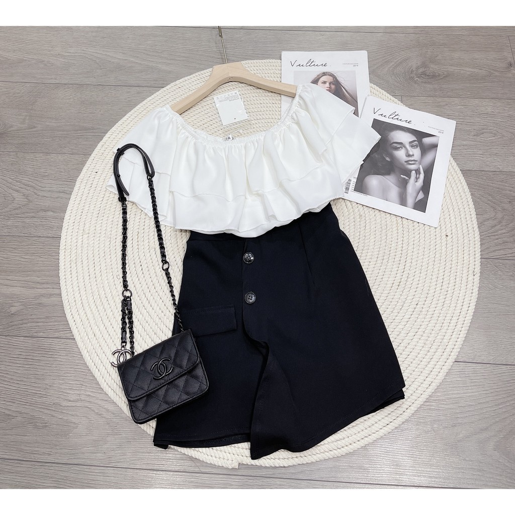 Set Áo Trễ Vai Trắng Mix Chân Váy Cúc Lệch | BigBuy360 - bigbuy360.vn