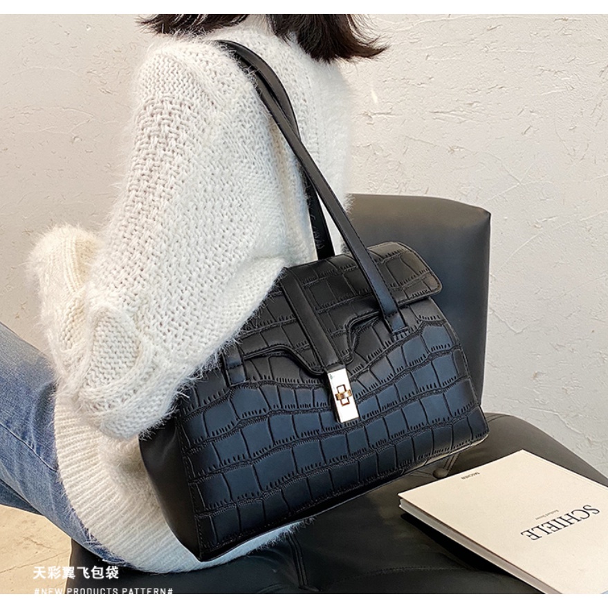 G157 Túi xách nữ hai màu trắng, đen đeo vai form túi 33*22 thoải mái để đồ