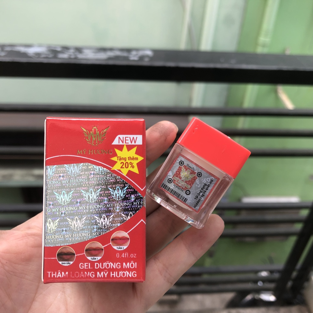 Dưỡng môi dùng sau phun xăm chống thâm loang