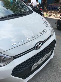 Chữ Discovery gắn đầu xe