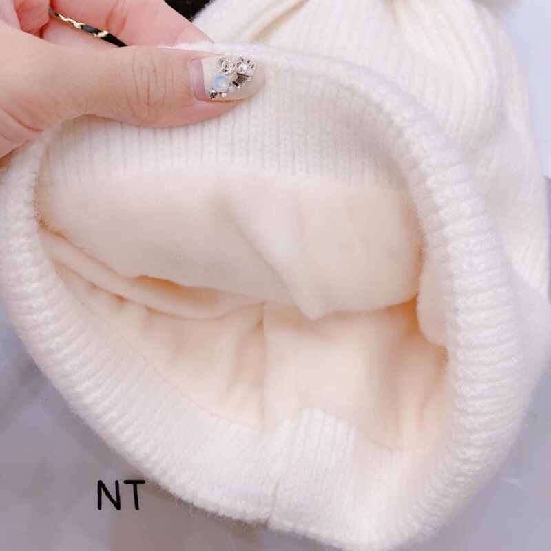 Mũ len quả bông chanel