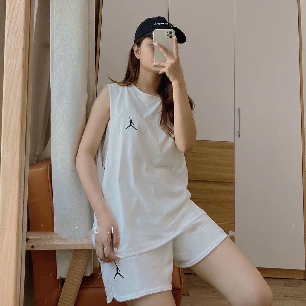 Đồ Bộ Thể Thao Mặc Nhà Kiểu Áo Ba Lỗ Logo In Chất Thun Cotton Lạnh Co Giãn Phong Cách Sang Chảnh Siêu Cá Tính