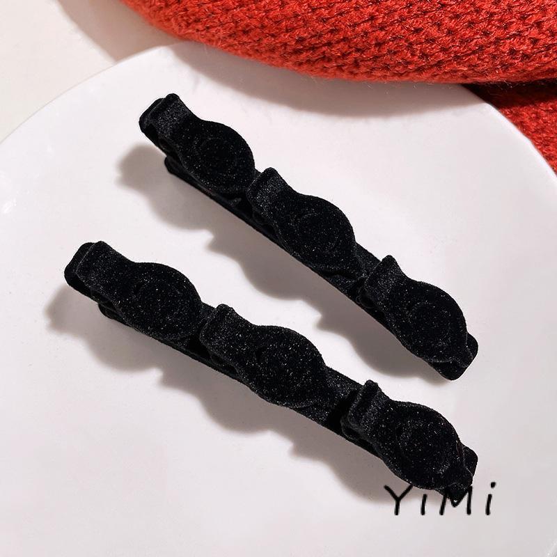 Kẹp tóc mái phối vải nhung độc đáo cho nữ