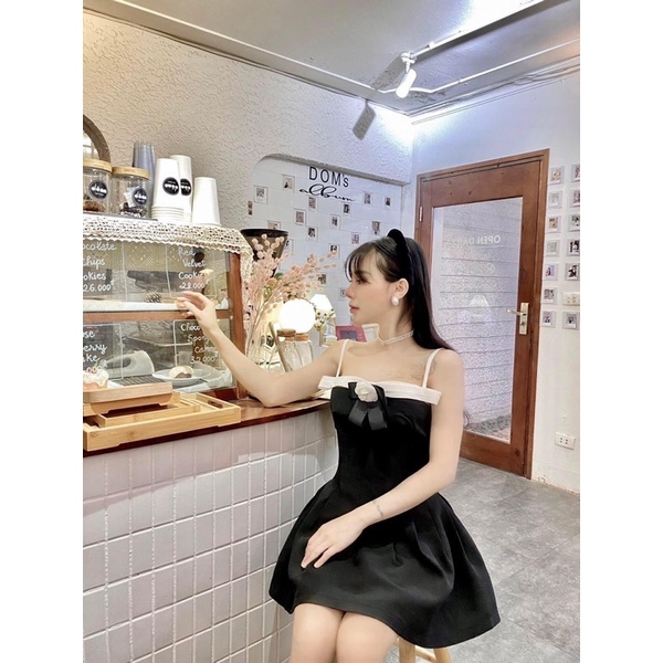 Đầm xoè 2 dây kèm tag hoa 🖤 Thelaniclothing