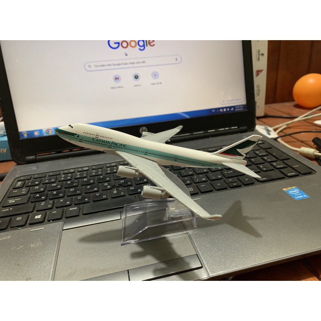 Mô hình máy bay Cathay Pacific 16cm(Mô hình máy bay+ đế trưng bày)
