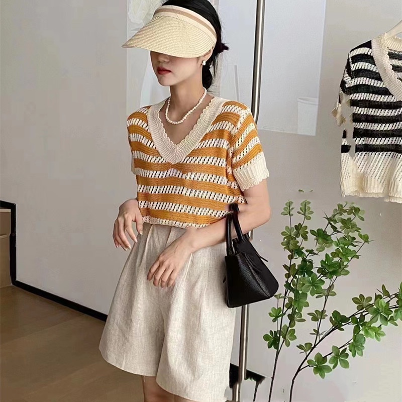 SUXI Áo Dệt Kim Ngắn Tay Cổ Chữ V Form Rộng Họa Tiết Kẻ Sọc Phong Cách Hàn Quốc