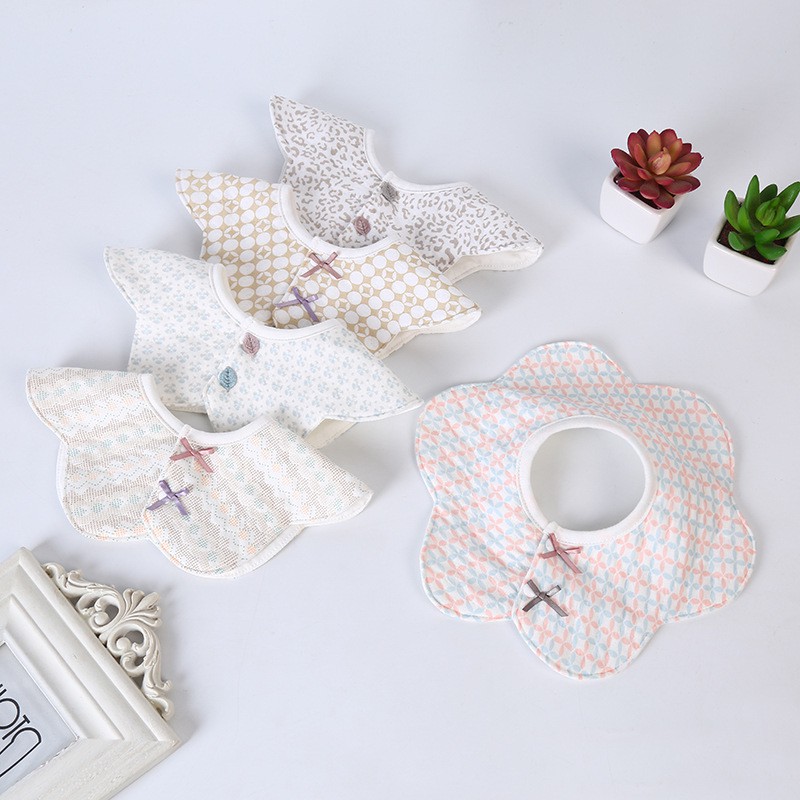 Yếm tròn xoay 360 độ chất liệu cotton siêu mềm mịn thấm hút tốt hình bông hoa nút bấm phía sau cho bé trai bé gái