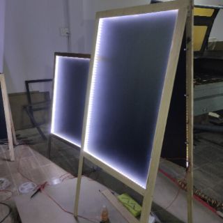 Bảng đen có led 60x120 viết phấn 1 mặt(tặng phấn+1 bảng treo)