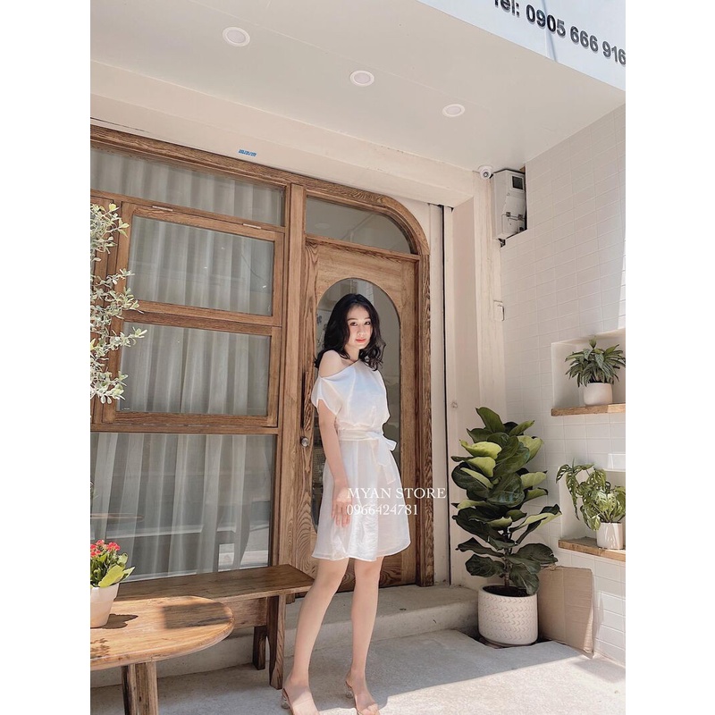 Váy Xòe 2 Lớp Chất Tơ Cổ Thuyển Lệch Vai Xếp Ly Kèm Đai Thắt Eo (Đen, Trắng) - Vvn92001 - MYAN