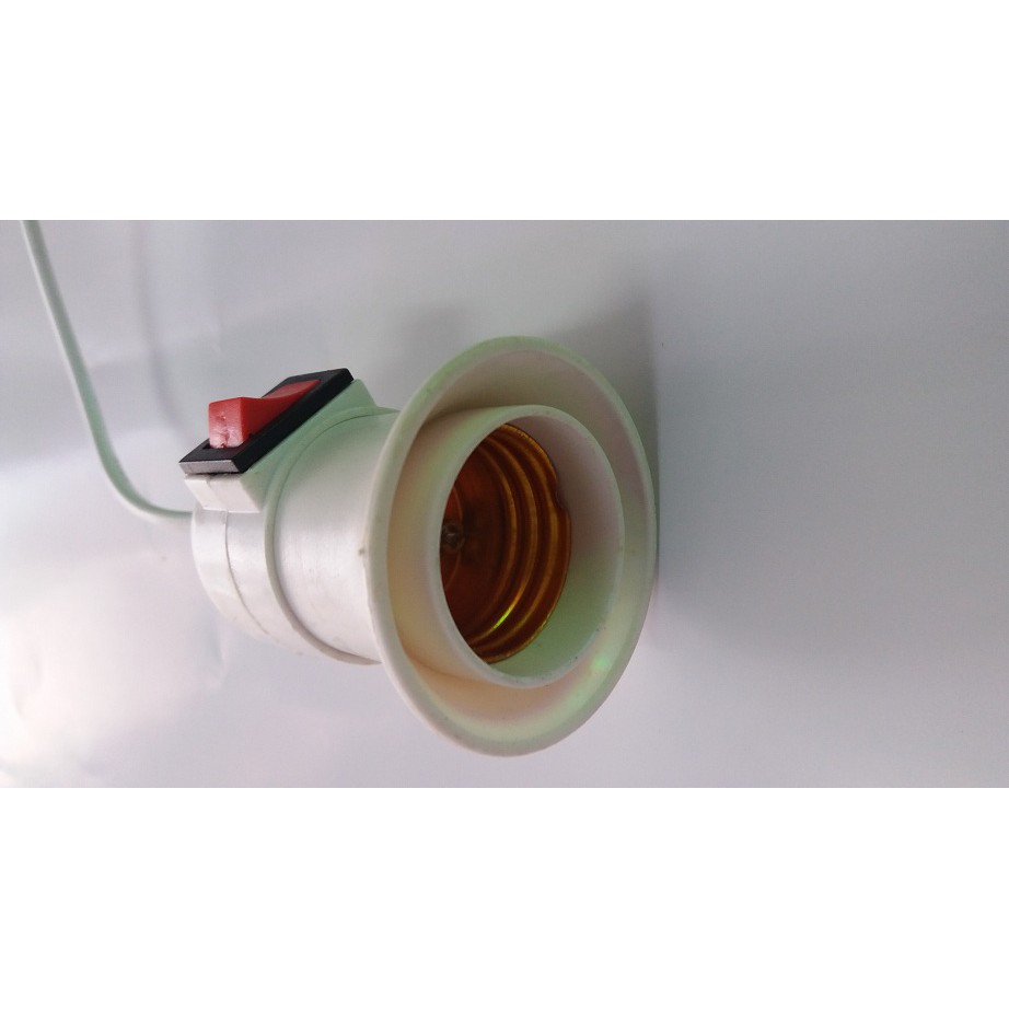 Chui đèn tròn có sẳn công tắc