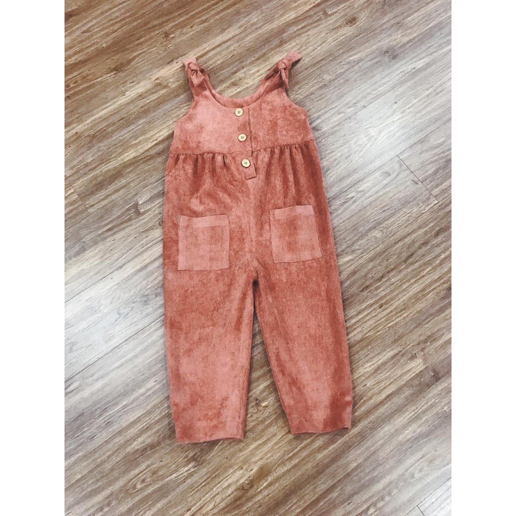 Quần yếm thiết kế cho bé