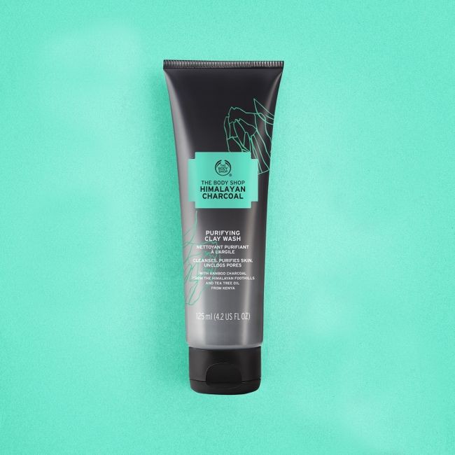 Sữa rửa mặt The Body Shop Himalayan Charcoal 125ml