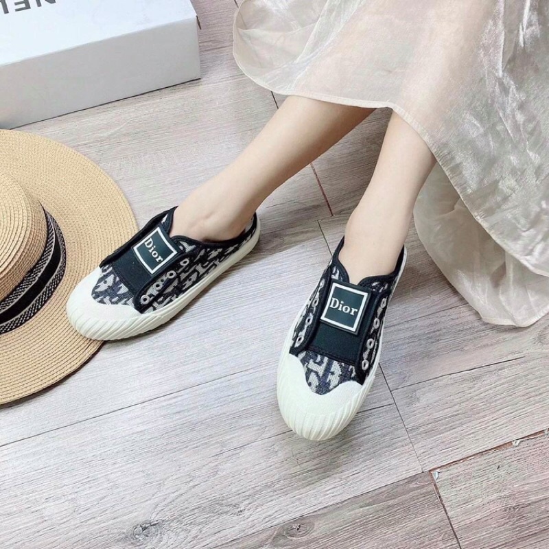 Giầy sục thể thao không dây mẫu mới ( phom nhỏ tăng Sz)