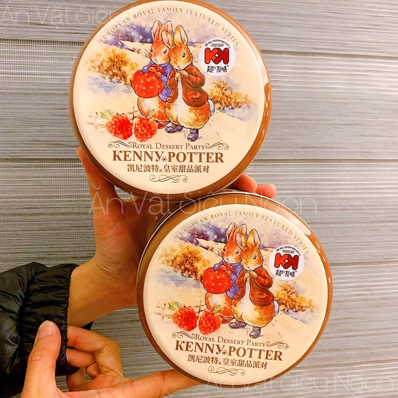 BÁNH QUY KEM HỘP THIẾC KENNY POTTER