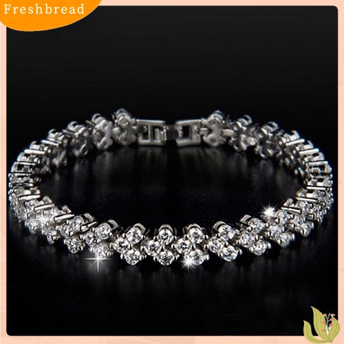 Vòng đeo tay kiểu dáng thời trang xinh xắn cho nữ | BigBuy360 - bigbuy360.vn