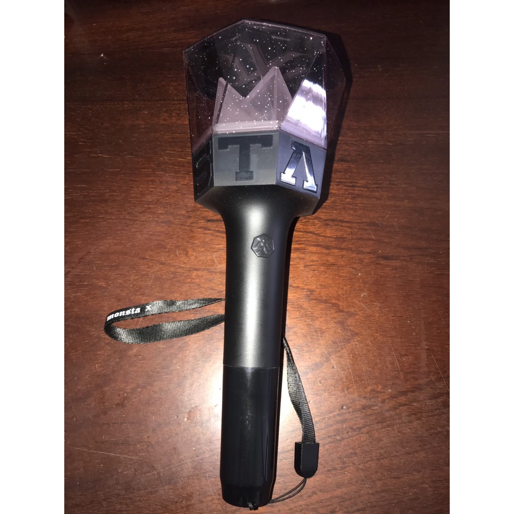 MONSTA X OFFICIAL LIGHT STICK 1
