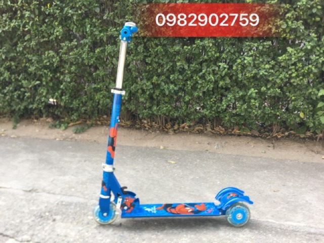 Xe Scooter cho bé 3 bánh có đèn