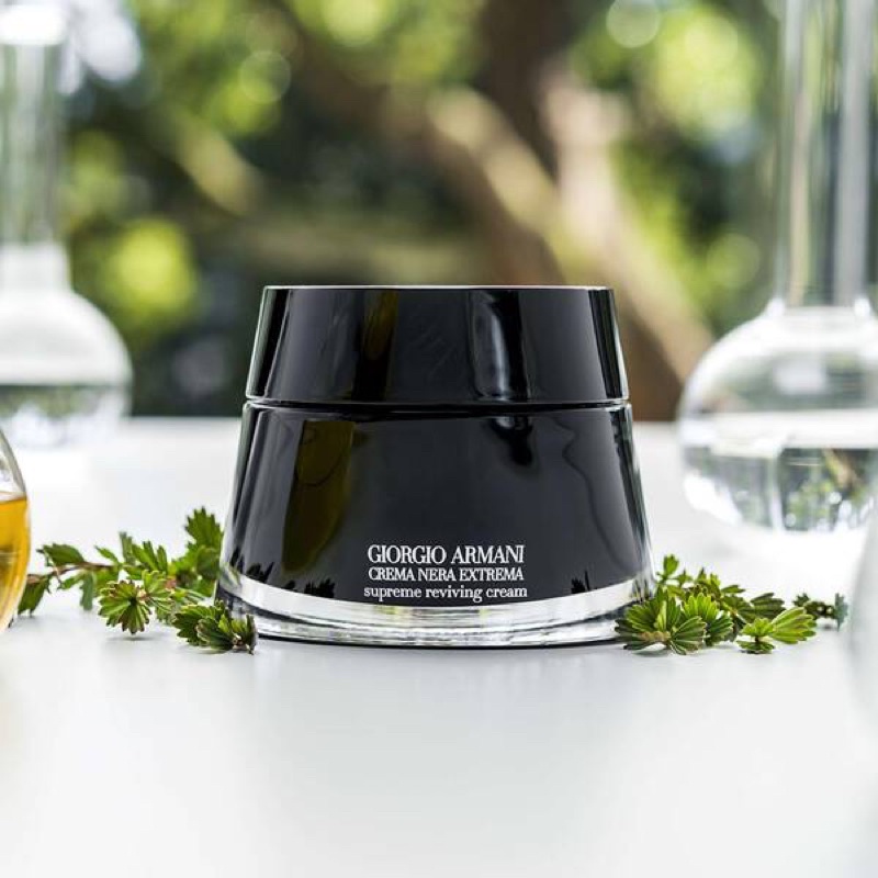 Kem Dưỡng Giorgio Armani CREMA NERA SUPREME LIGHT REVIVING CREAM 50ml |  Shopee Việt Nam