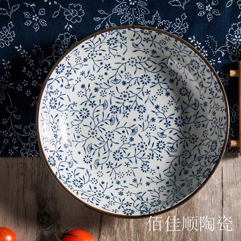 Đĩa sứ hoa văn phong cách Nhật Bản