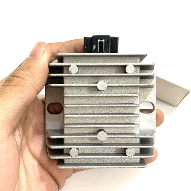 Sạc độ xe máy Shilan chính hãng.Cắm như zin,không cần chế. loại hộp trắng