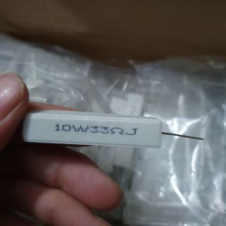 Trở sứ 33 ôm 10w giá bán 10 con