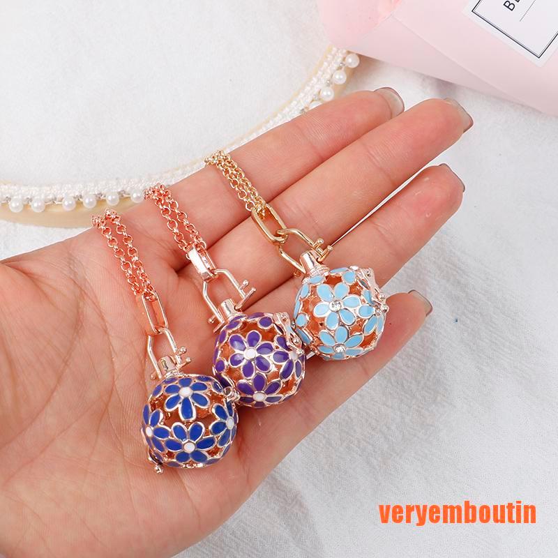 Vòng cổ mặt dạng lồng hoa cúc mở được để đựng tinh dầu thơm khuếch tán hương