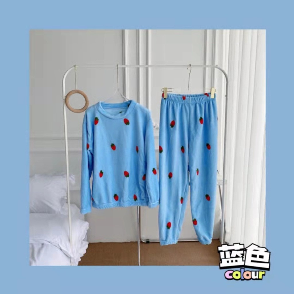 Bộ Đồ Ngủ Giữ Ấm Cổ Tròn In Họa Tiết Dâu Tây Thời Trang Thu Đông Cho Nữ