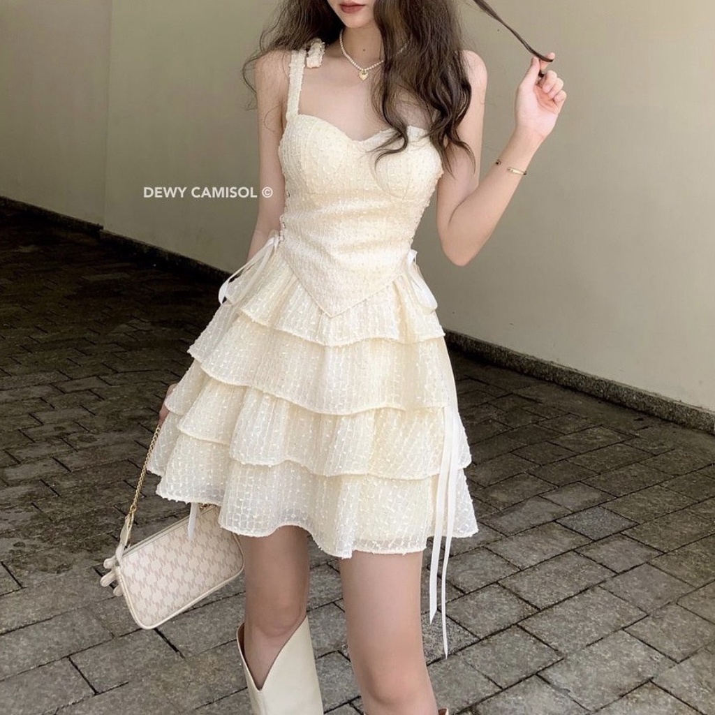 Set áo hai dây buộc nơ kèm chân váy xòe chất ren bi phong cách ullzang