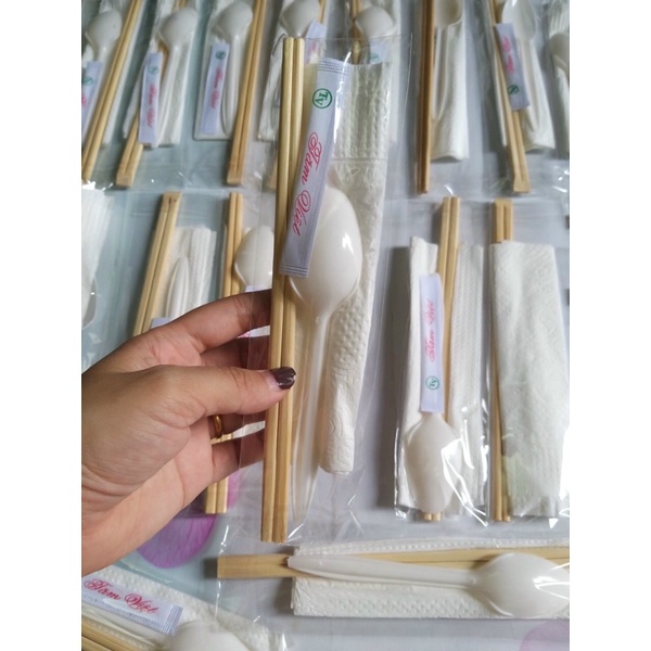 COMBO TAKE AWAY MUỖNG ĐŨA TĂM KHĂN MANG VỀ 100c