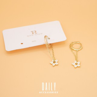 Bông tai hình hoa đính đá - Khuyên tai hình hoa đính đá xinh xắn Hàn Quốc Daily Accessories