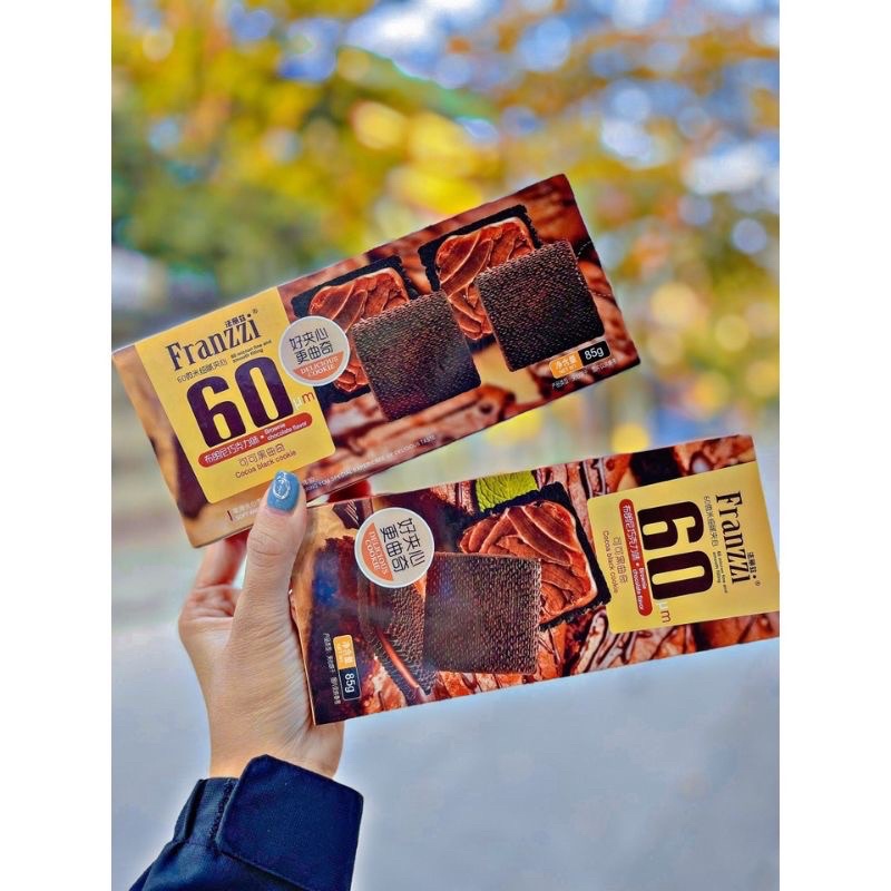 bánh franzzi vỏ chocolate vuông