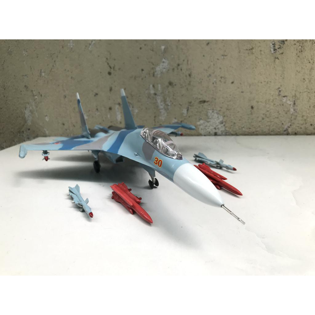 Mô hình Máy báy SU-30 1:72