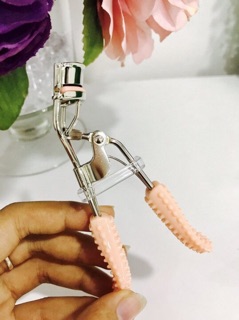 Bấm Mi Eyelash Curler 