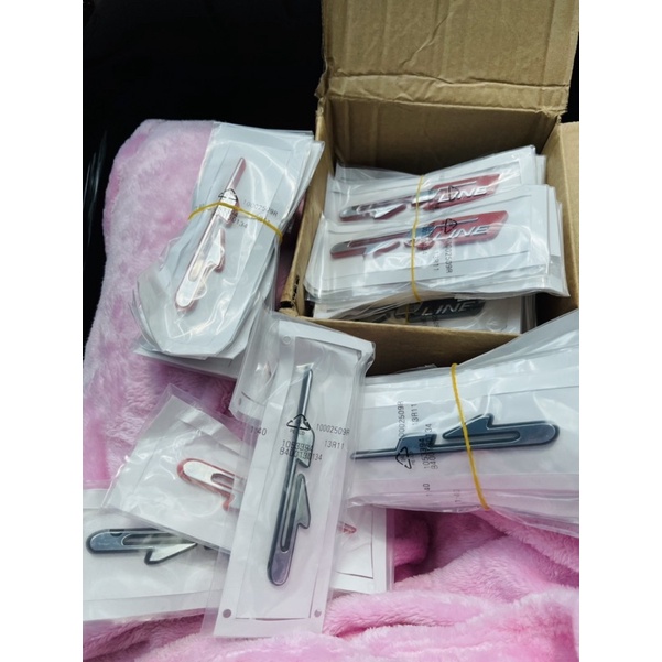 Chữ nổi 3D GT Line dán trang trí xe ô tô Kia