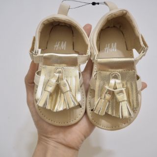 Sandal tua rua H M cho bé