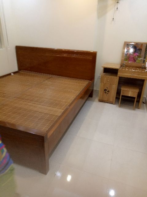 Giường gỗ sồi, xoan đào