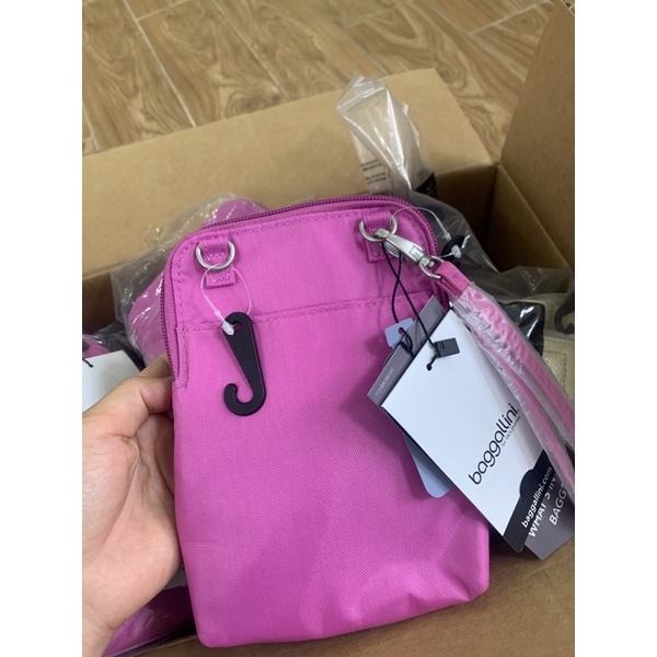 Túi đeo chéo Baggallini màu hồng