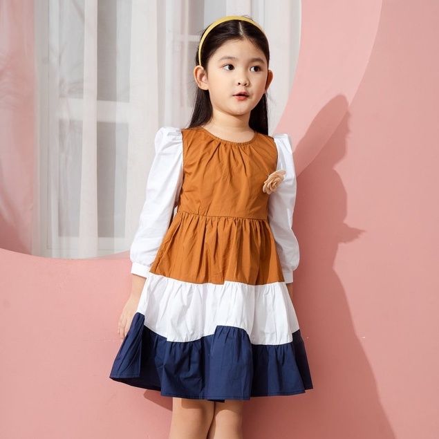 Váy dài tay dáng xòe bé gái 137KIDS thiết kế cao cấp tặng hoa cài váy