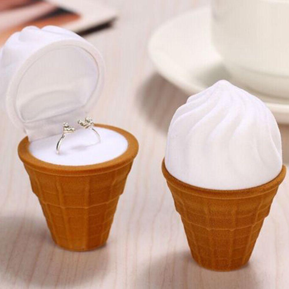 Hộp Đựng Nhẫn Cưới Kiểu Dáng Dễ Thương Xinh Xắn
