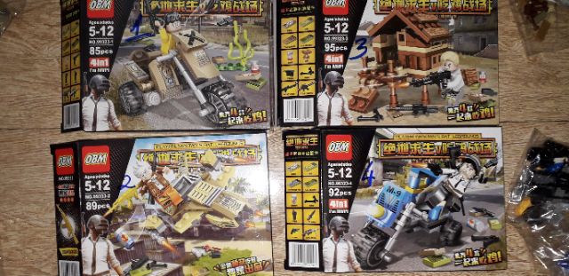 Lắp ráp 1 hộp Lego Battergruond 99323 có nhiều chi tiết