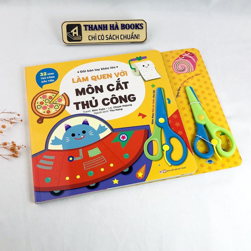 Sách - Đôi Bàn Tay Khéo Léo - Làm Quen Với Môn Cắt Thủ Công