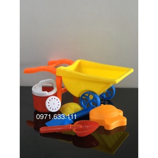 Xe rùa xúc cát cho bé
