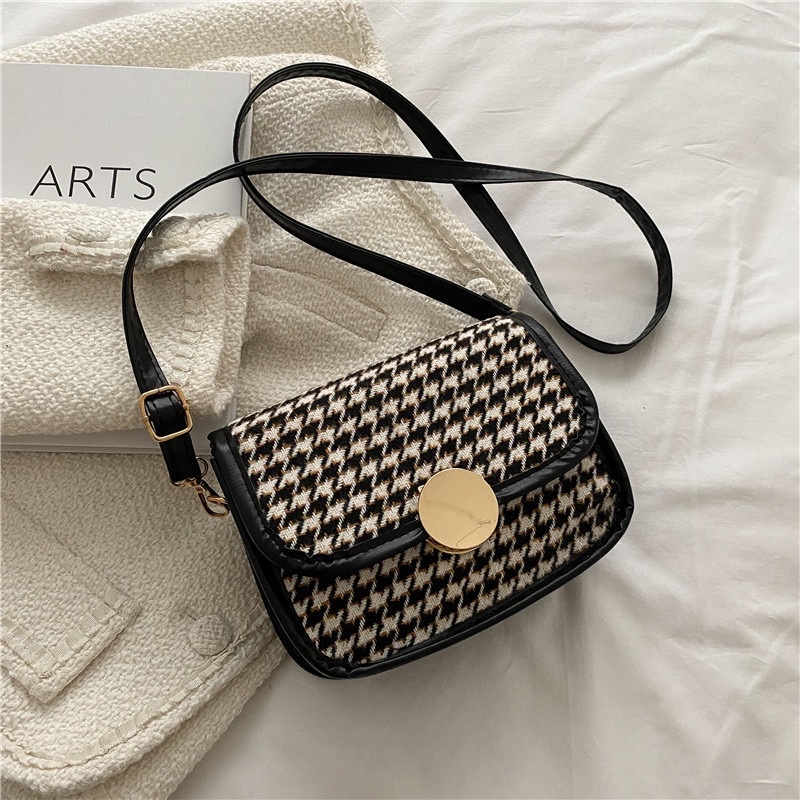 Túi xách đeo chéo nữ khóa vàng tròn Hàn Quốc