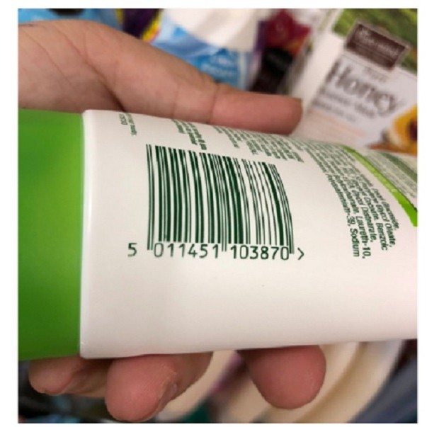 Sữa Rửa Mặt Cho Da Khô Simple Moisturising Facial Wash 150ml | BigBuy360 - bigbuy360.vn