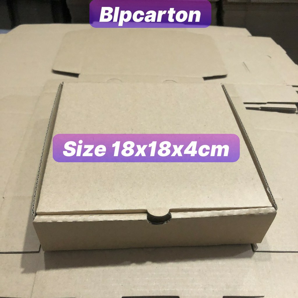 Hộp carton đựng bánh pizza size 18x18x4cm