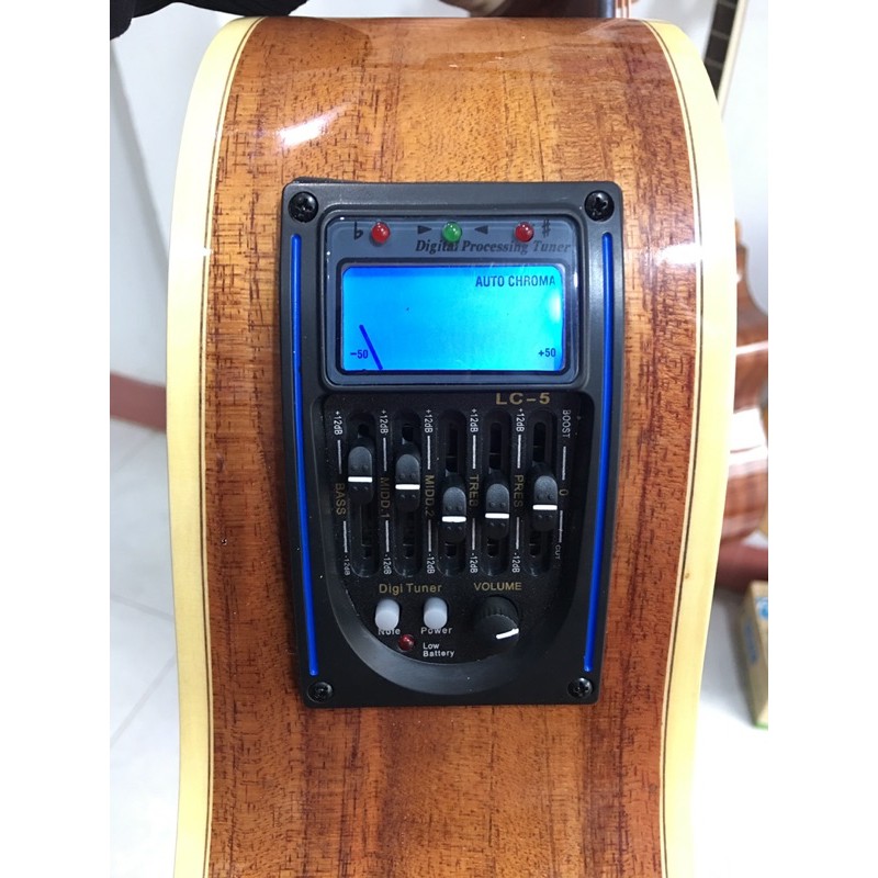 ĐẦN GUITAR FULL GỖ THỊT CÓ GẮN EQ KẾT NỐI RA LOA