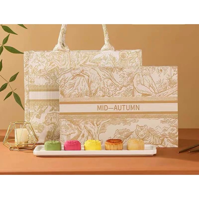Bánh trung thu nội địa Trung làm quà biếu tại Nguyễn Gia group Cao Đạt Quận 5