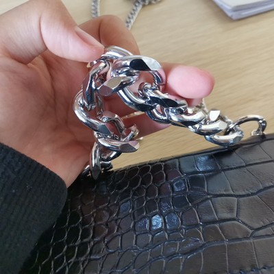 Túi Đeo Chéo Màu Đen Thiết Kế Đơn Giản Thời Trang Dành Cho Nữ